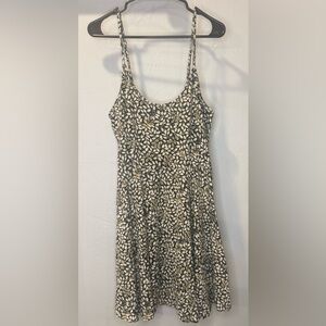 Acevog Black and Cream Leaf Print Mini Dress